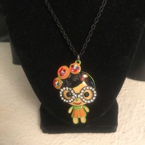 Girl w/ glasses necklace